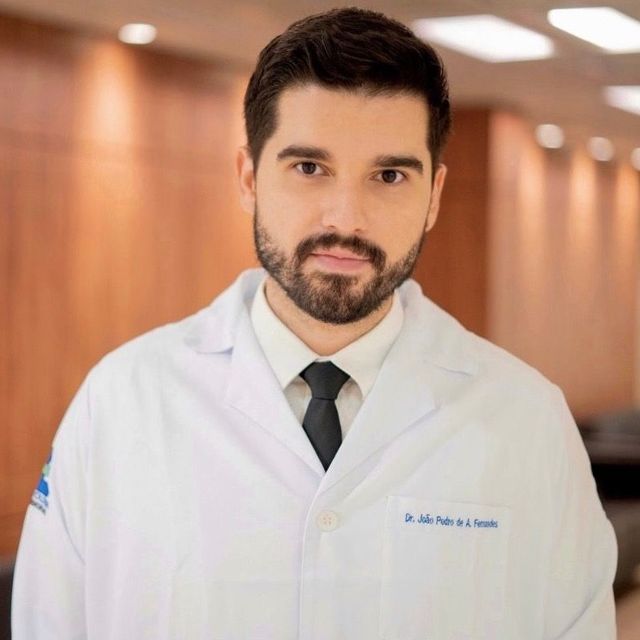 João Pedro de Almeida Fernandes, Dermatologista Curitiba