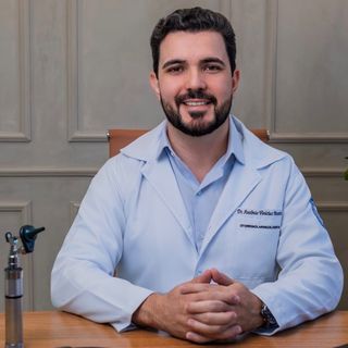 Dr. Antônio Vinícius Pazetti de Oliveira .