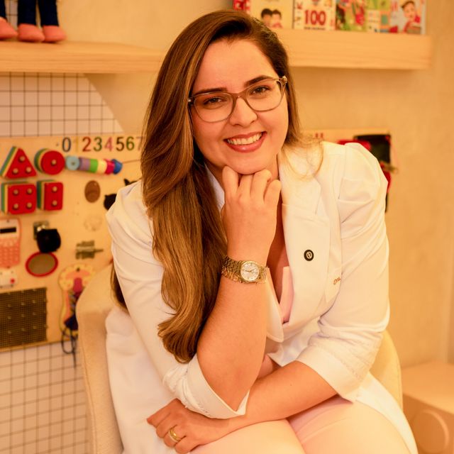 Livia  Souto, Pediatra Salvador