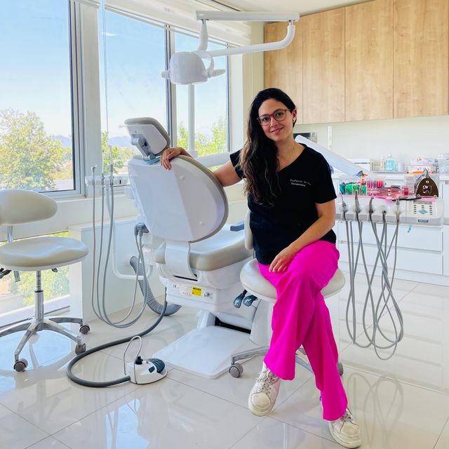 Fabiola Arroyo, Dentista Curicó