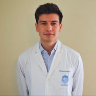 Acercar imagen: Matias Andrade, Dentista Santiago