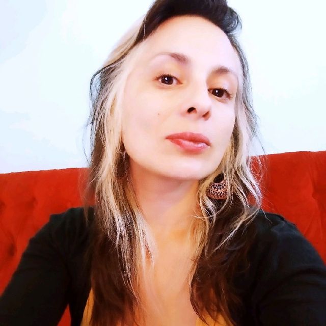 Carla  Martínez Espinoza , Terapeuta complementario Quilpué
