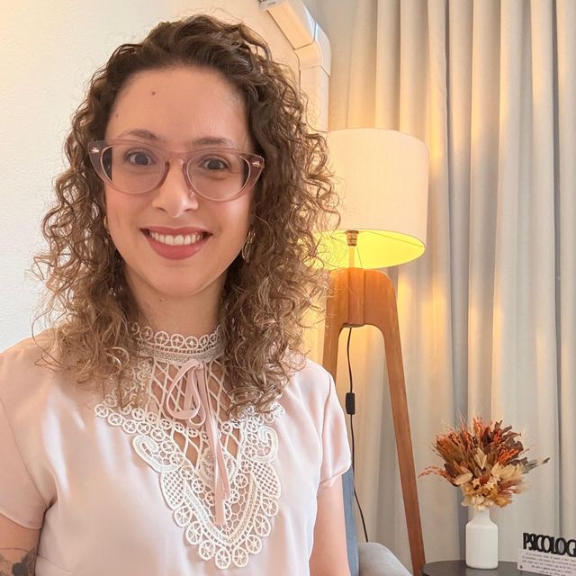 Karine Marques Murara de Oliveira, Psicólogo Apucarana