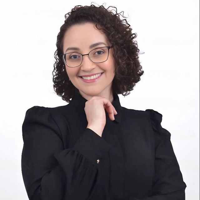 Karin Tavares Fernandes, Fisioterapeuta Curitiba