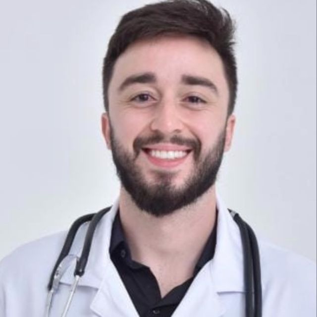 Enzo  Pasquarelli Berquo Curado Brom, Médico clínico geral São Paulo