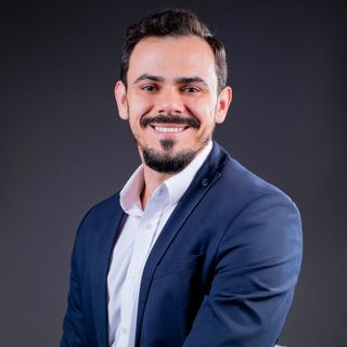 Hugo de Paula Rodrigues, Cirurgião buco-maxilo-facial Águas Claras