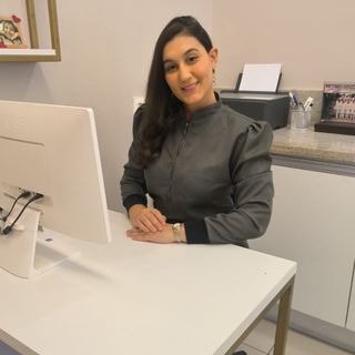 Israela Lins, Dentista Recife