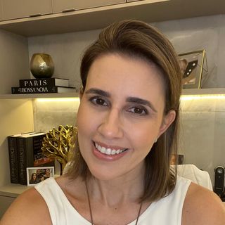 Ampliar imagem: Carolina Lins, Dermatologista Recife