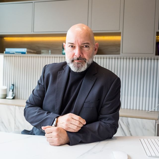 Alejandro Sanchez Saldarriaga, Cirujano plástico Medellín