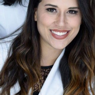 Ampliar imagem: Marcela Maudonet, Ortopedista - Traumatologista Niterói