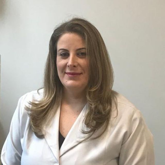 Dra. Karina Viana, Médico clínico geral Santos