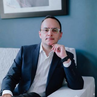 Dr. Mateo Burgos