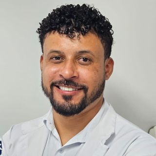 Dr. Thiago Santana