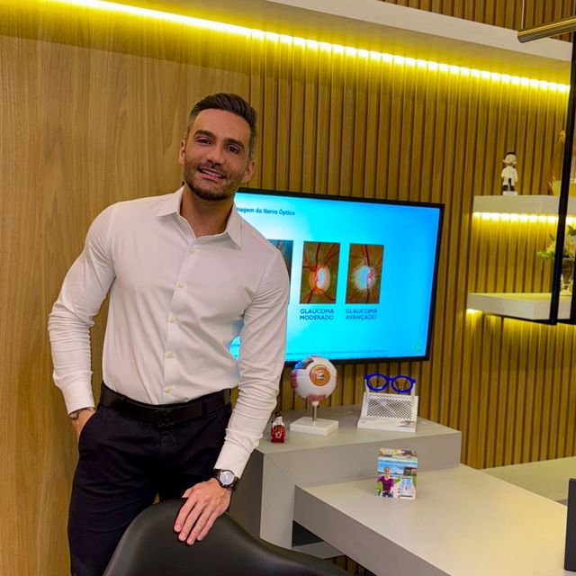 Danilo Ladeia Cruz, Oftalmologista Caeté
