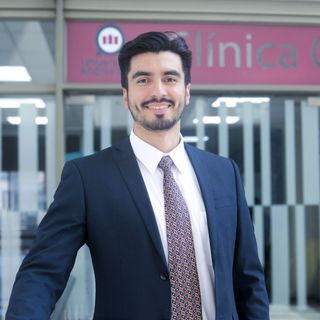 Acercar imagen: Álvaro Lagos Riquelme, Dentista Chillán