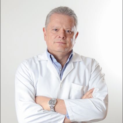 Carlos Esteban Vélez Londoño, Oftalmólogo Barranquilla