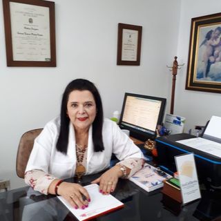 Carmen Leonor Mesias Velasco, Dermatólogo Pereira