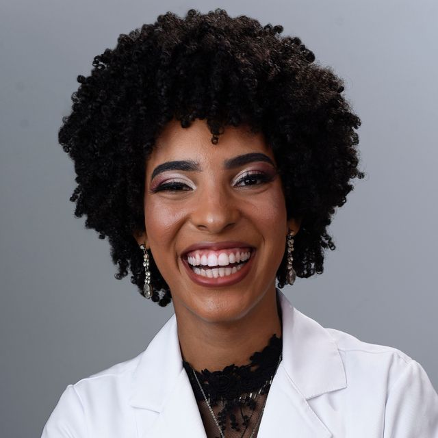 Ester R. Santos, Médico clínico geral Itabuna
