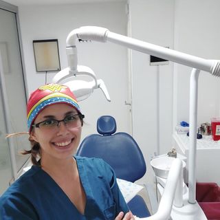 Acercar imagen: Lucia Casacchia Sassone, Odontólogo Adrogué