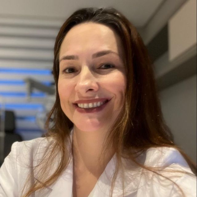 Vanessa Galante, Oftalmologista Curitiba