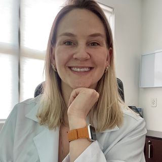 Julia Girardi Cutovoi, Coloproctologista Campinas