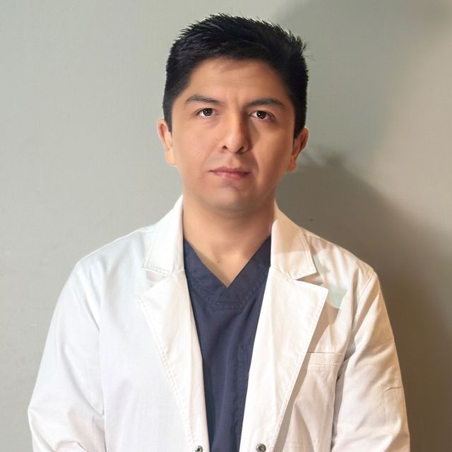 Luis Pérez Julca, Traumatólogo y Ortopedista Lima