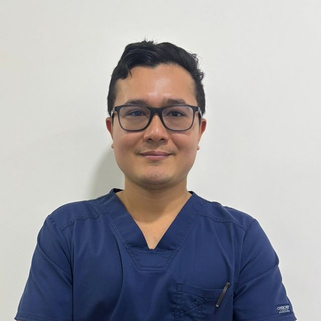 Juan Alberto Cuentas Morales, Ortopedista y Traumatólogo Puerto Colombia