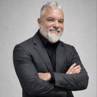 Marcel Sangeroti , Ortopedista - Traumatologista Itapoá