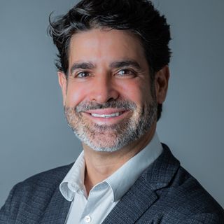Gabriel Bijos, Otorrino Salvador