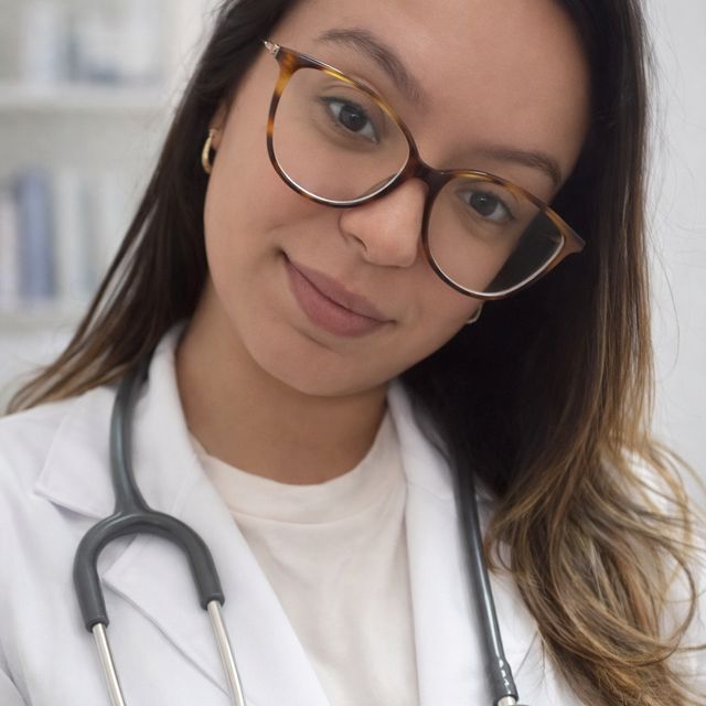 Marina Quinilato de Marins, Médico clínico geral Barueri