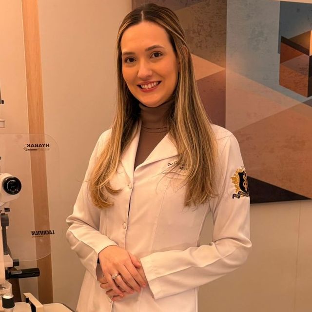 Camila  Viana Sales, Oftalmologista São Paulo