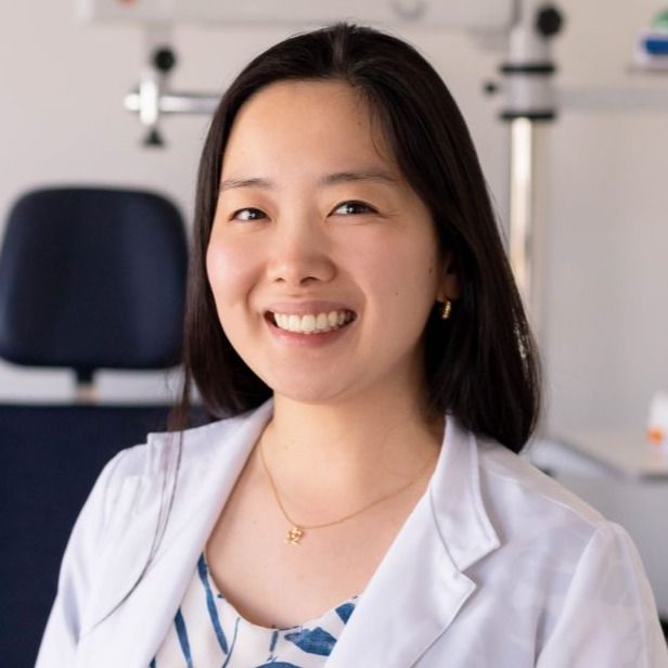 Camila  Kase, Oftalmologista São Paulo