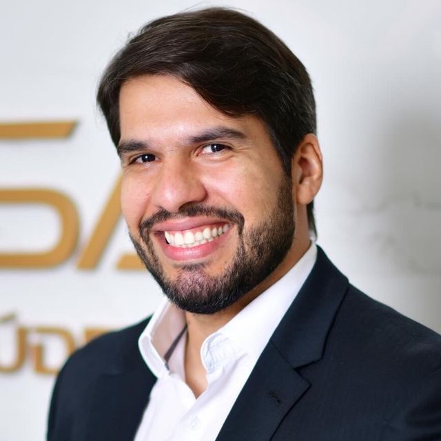 Breno Monteiro Ferraz , Implantodontista Arcoverde