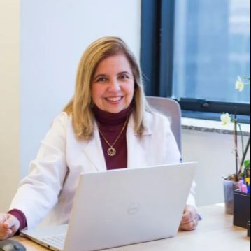 Debora C. Sanches Pinto, Cirurgião plástico São Paulo