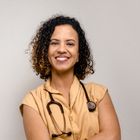 Dra. Rafaella Barros