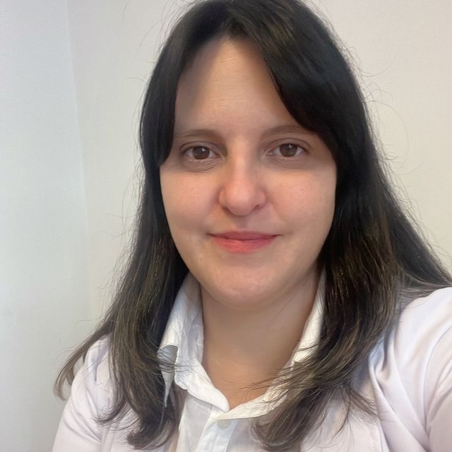Cintia Arias, Dermatólogo San Martín