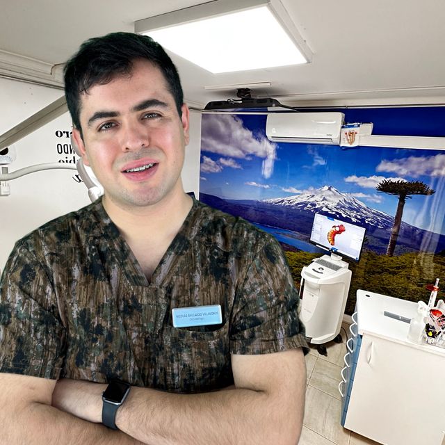 Nicolás Gallardo, Dentista Temuco