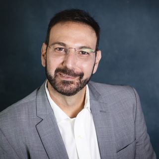 Dr. Camilo Abbud