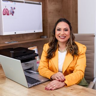 Dra. Jaqueline Mendonça Queiroz Lunz