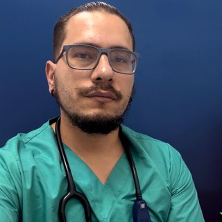 Acercar imagen: Oscar Ceballos Florinaschi, Médico general Ibagué