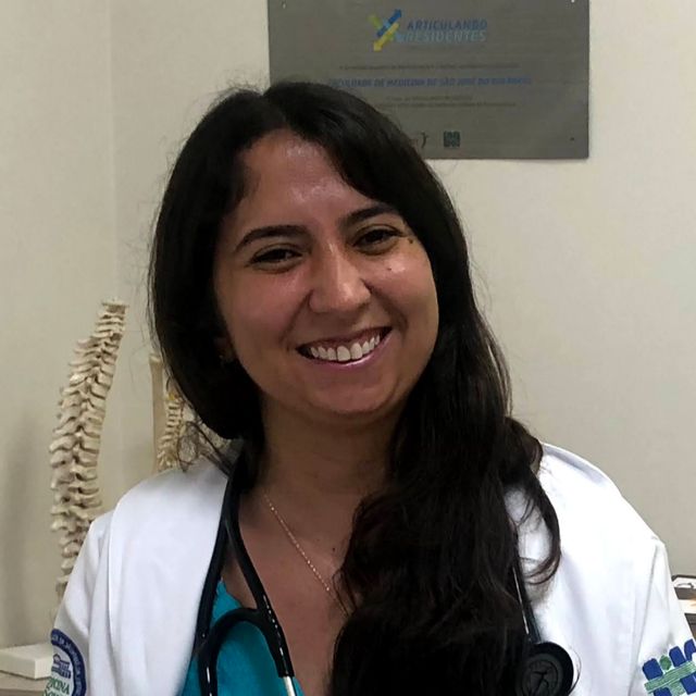 Viviane  Queiroz de Oliveira Maia, Reumatologista Jundiaí