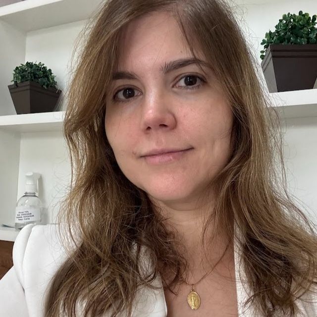Elisa  Nunes Secamilli , Dermatologista Piracicaba