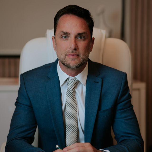 Rafael Proto, Cirurgião plástico Vinhedo