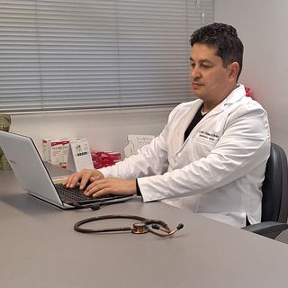 Carlos Fabiano  de Oliveira , Cirurgião geral Santa Maria, RS