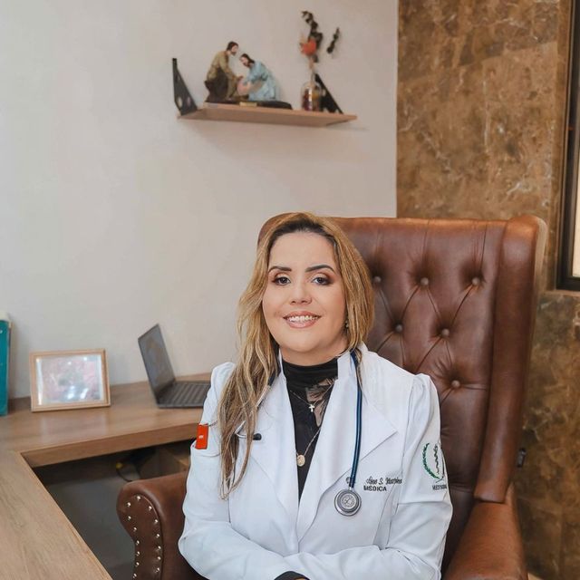 Carolina Martins, Médico clínico geral Rio de Janeiro