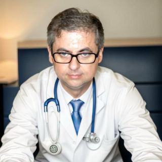 Ampliar imagem: Marcelo Eduardo Sette dos Santos, Neurocirurgião Cotia