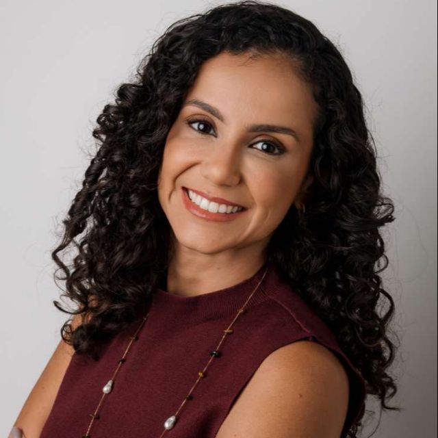 Paula Cristina De Freitas, Médico clínico geral Uberaba