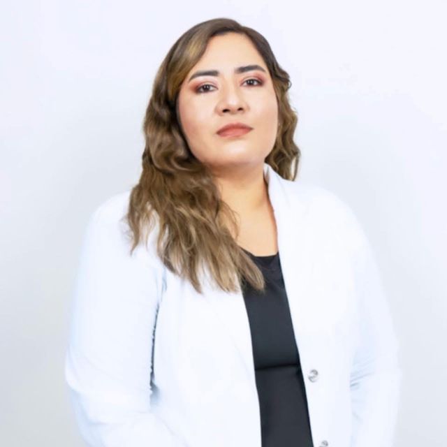 Jimena Arizaga Jiménez, Otorrino Arequipa