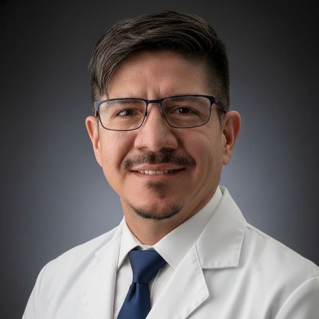 Adrián Zárate Azócar, Neurocirujano Lo Barnechea