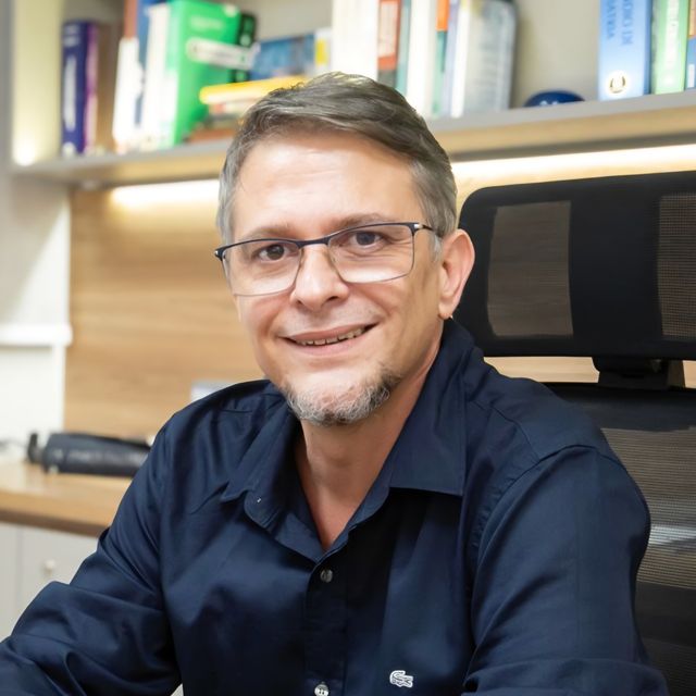 Prof. Dr. Eduardo Calmon de Moura, Psiquiatra Santos